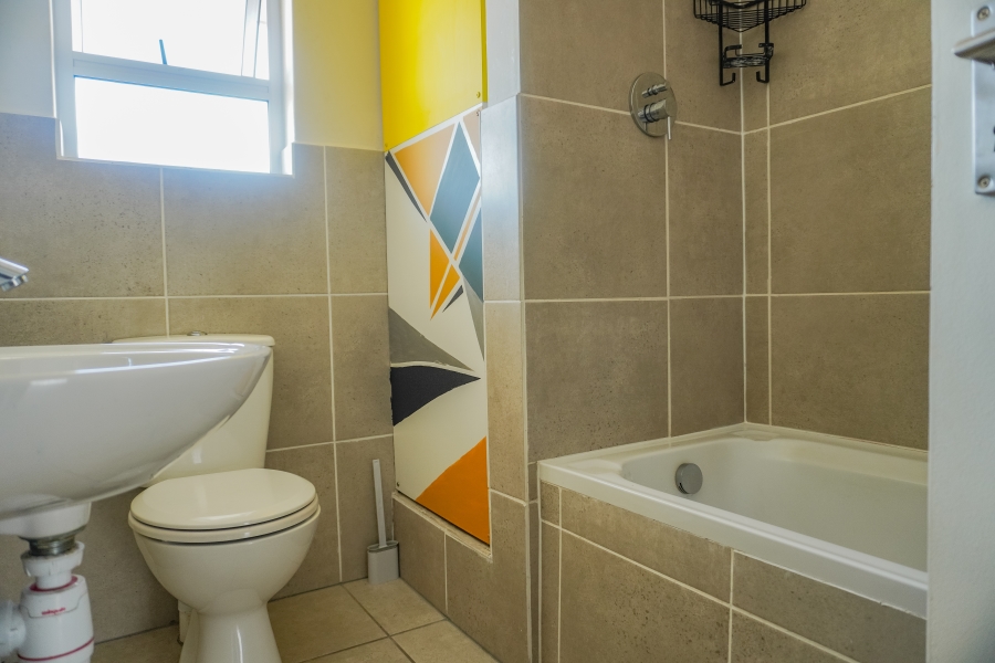 2 Bedroom Property for Sale in Cravenby Western Cape